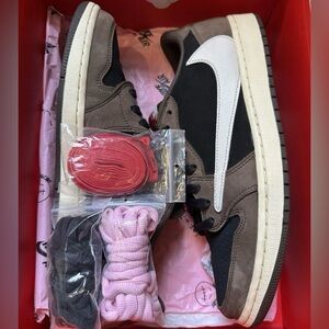 Travis Scott X Jordan 1 Low 'mocha'